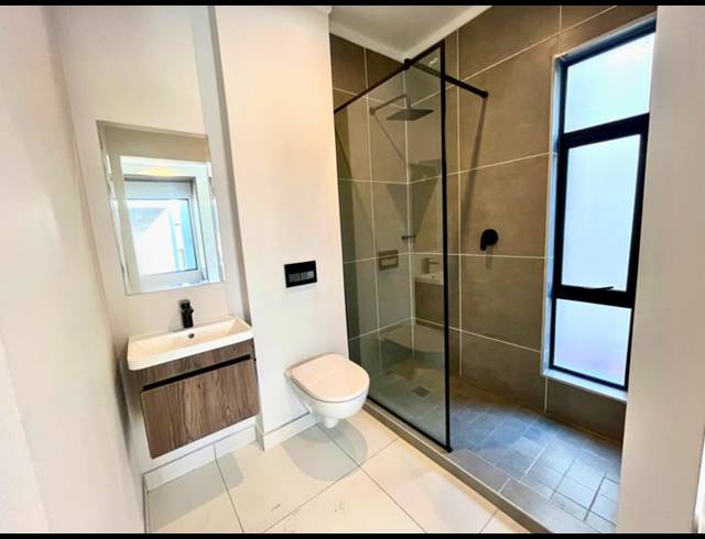 4 BEDROOM DUPLEX FOR SALE IN BRYANSTON